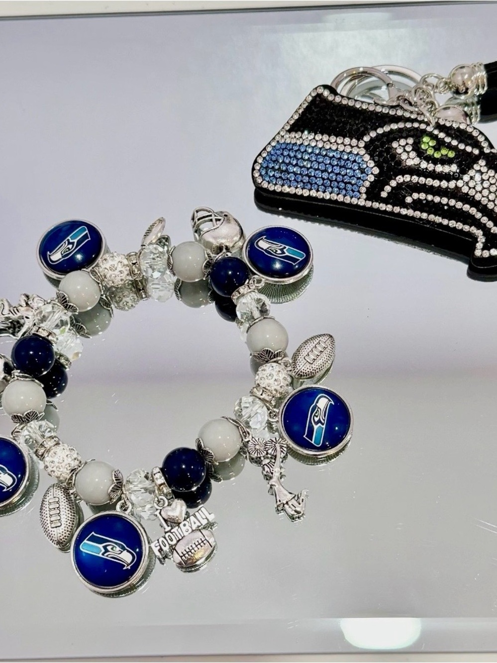 New Seahawks StretchyCharm Bracelet & Keychain Set